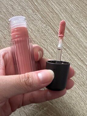 m.ph by Mary Phillips Lip Gloss in PRETTY PLEASE - soft peach shimmer